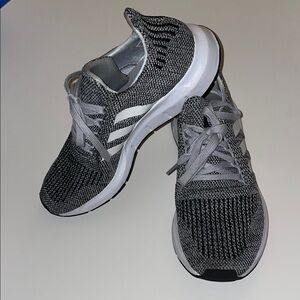 Adidas Grey and White Knit Swift Running Shoes Excellent condition size 6